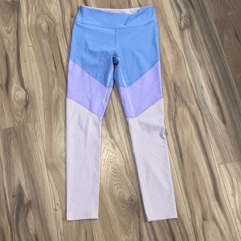 Outdoor Voices 7/8 Colorblock Legging Spring Size S 
Blue purple Pink